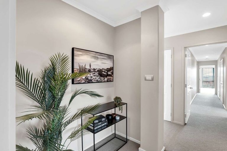 Photo of property in 11 Wai Place, One Tree Point, 0118