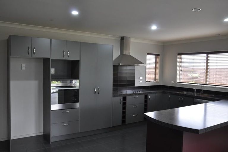 Photo of property in 51 Tennyson Avenue, Kelvin Grove, Palmerston North, 4414