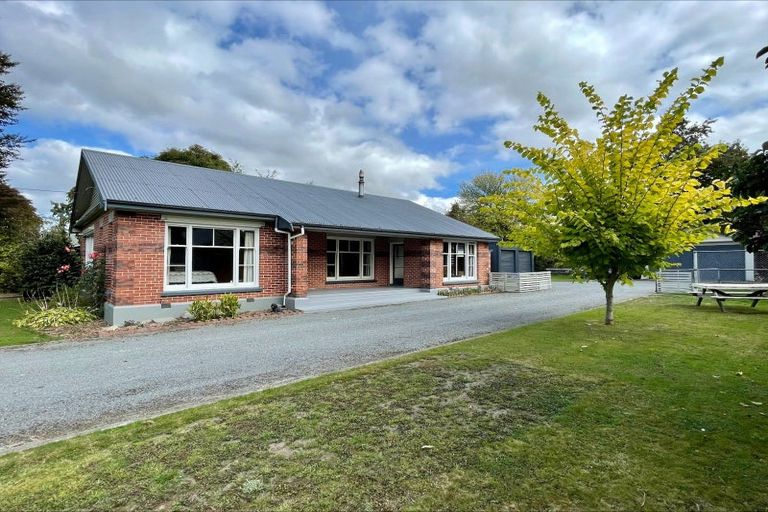 Photo of property in 63 Main North Road, Geraldine, 7930