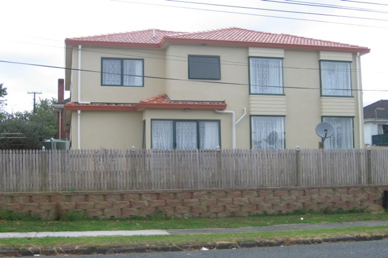 Photo of property in 1/45 College Road, Northcote, Auckland, 0627