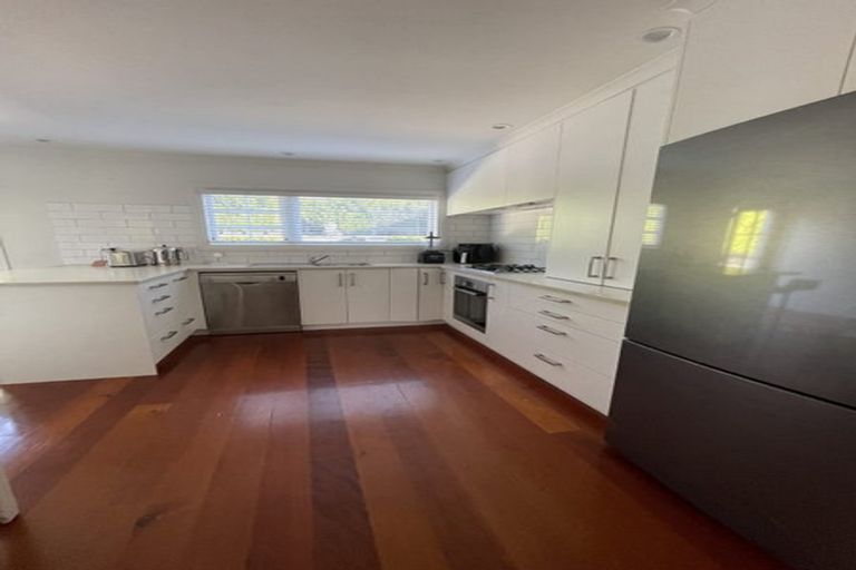 Photo of property in 12 Richmond Avenue, Northcote Point, Auckland, 0627