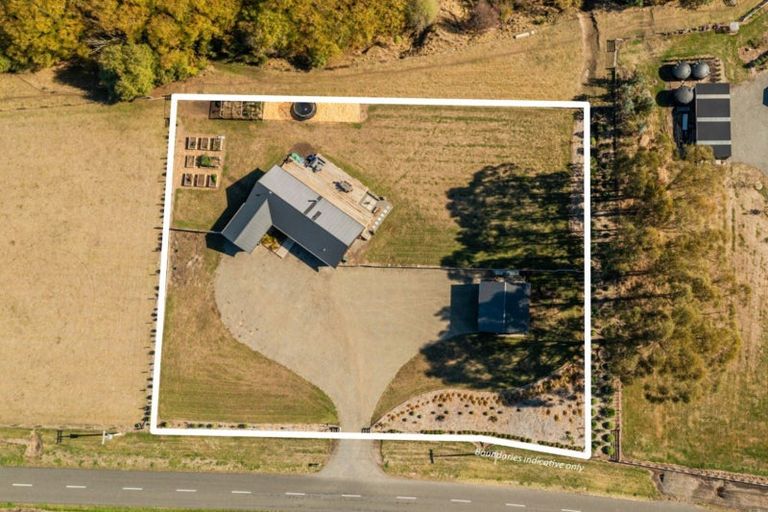 Photo of property in 360 Maharakeke Road, Waipukurau, 4281