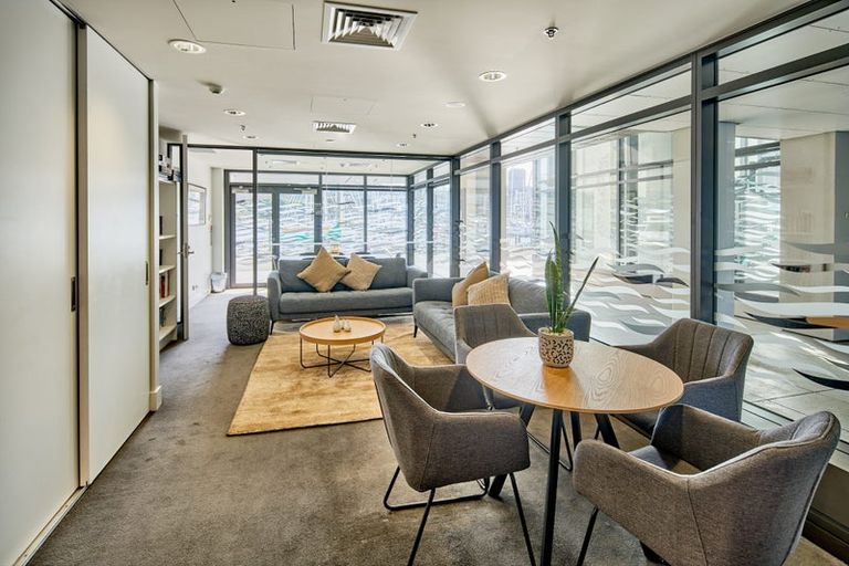 Photo of property in Clyde Quay Wharf, 2d/1 Clyde Quay Wharf, Te Aro, Wellington, 6011