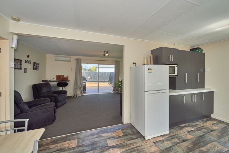 Photo of property in 36 Acacia Street, Kelvin Grove, Palmerston North, 4414