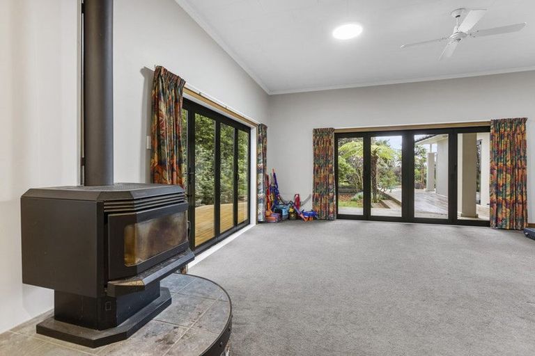 Photo of property in 300 Awai Road, Tarurutangi, New Plymouth, 4372