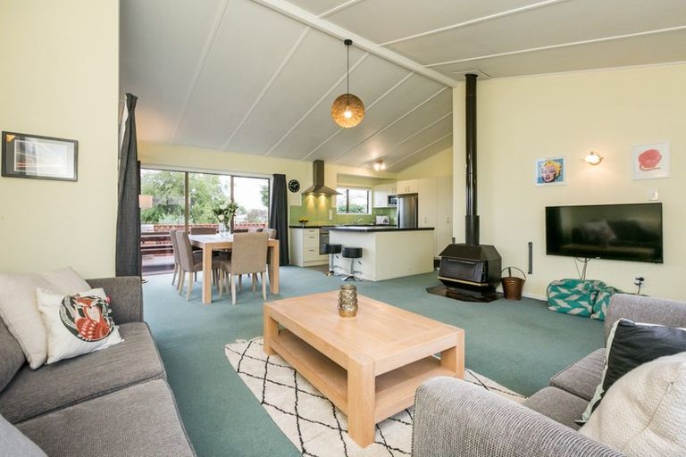 Photo of property in 27 James Cook Street, Havelock North, 4130
