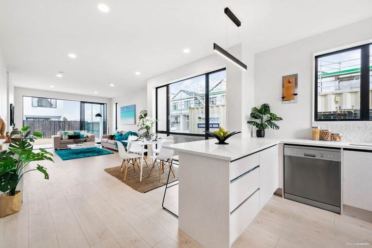 Photo of property in 28 Turehu Road, Papakura, 2110