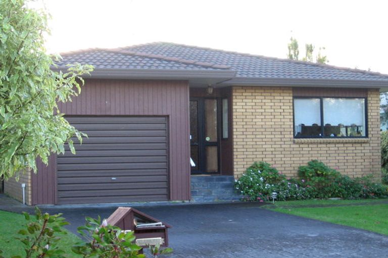 Photo of property in 17 Ruby Place, Orewa, 0931