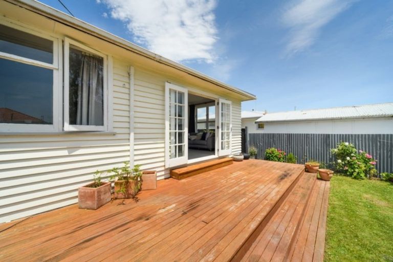 Photo of property in 3 Bristol Crescent, Roslyn, Palmerston North, 4414