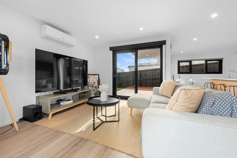 Photo of property in 148a Hutchinsons Road, Bucklands Beach, Auckland, 2014