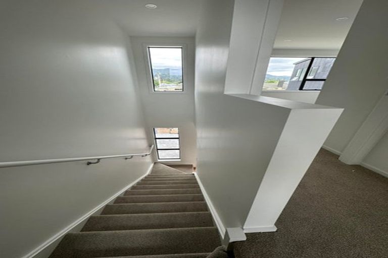 Photo of property in 3/27 Main Road, Wainuiomata, Lower Hutt, 5014