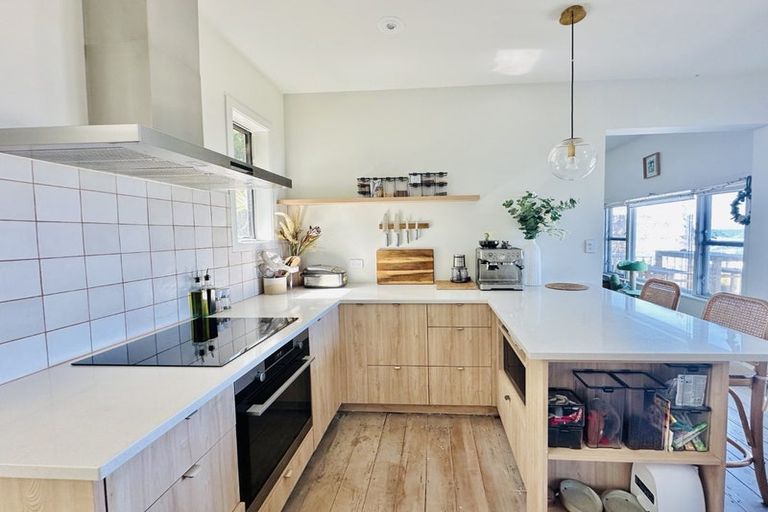 Photo of property in 438 The Esplanade, Island Bay, Wellington, 6023