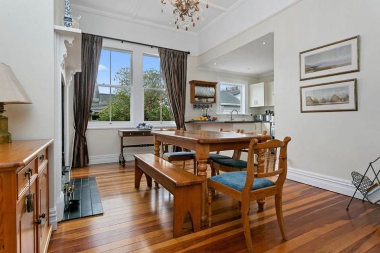 Photo of property in 53 Williams Street, Cambridge, 3434