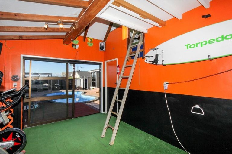 Photo of property in 13 Poplar Grove, Whalers Gate, New Plymouth, 4310