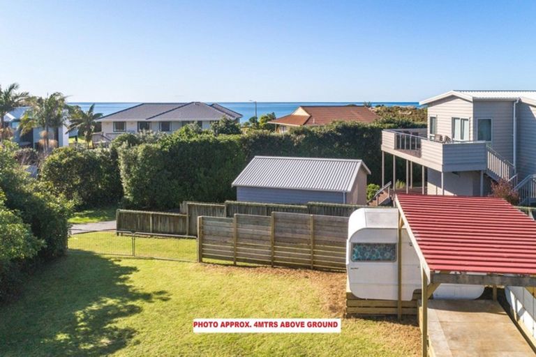 Photo of property in 14 Moray Place, Whiritoa, Whangamata, 3691