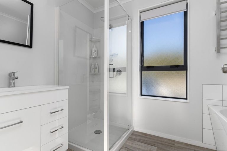 Photo of property in 24 Fraters Road, Martinborough, 5781