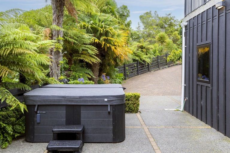 Photo of property in 817 Acacia Bay Road, Acacia Bay, Taupo, 3330