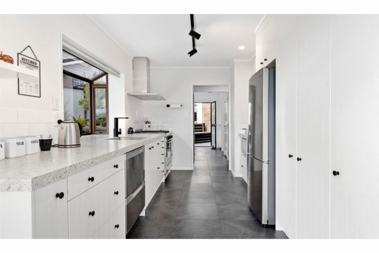 Photo of property in 6 Bellfield Place, Bethlehem, Tauranga, 3110