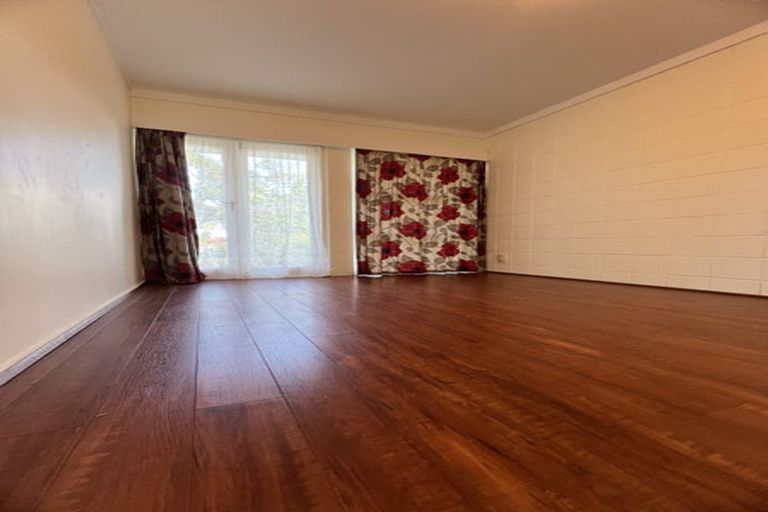 Photo of property in 11 Barlow Place, Chatswood, Auckland, 0626