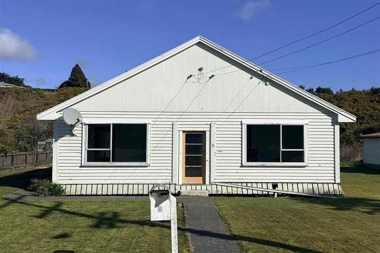 Photo of property in 3 Inverness Street, Dunollie, Runanga, 7803