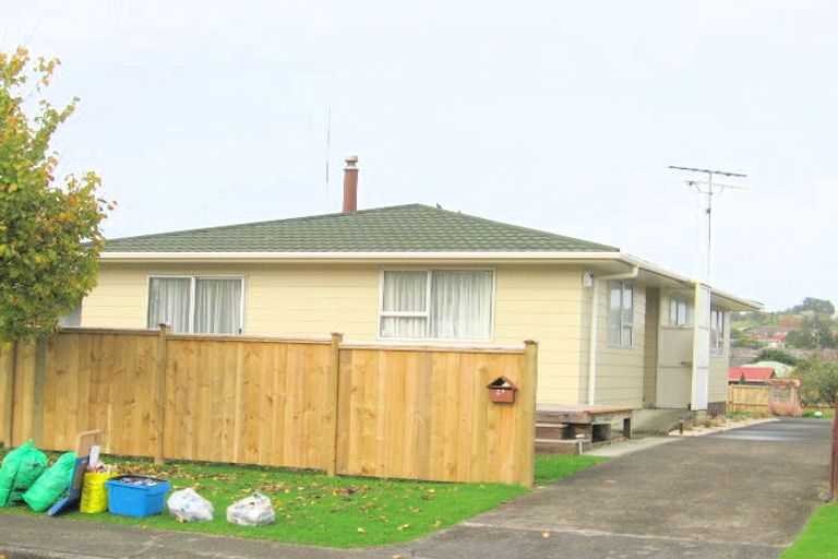 Photo of property in 27 Thorburn Avenue, Red Beach, 0932