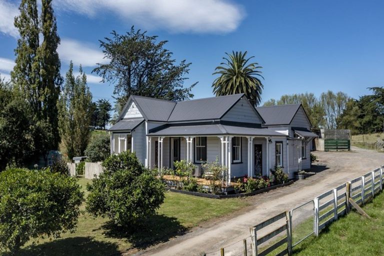 Photo of property in 56 Tapairu Road, Waipawa, 4275