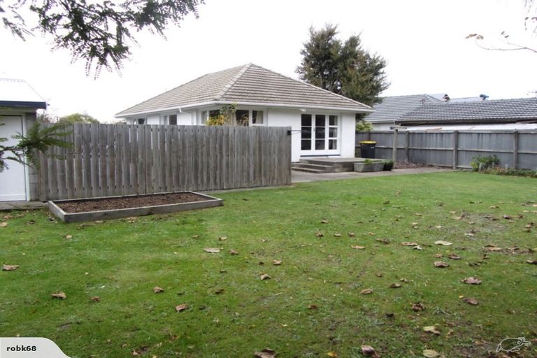 Photo of property in 209 Grahams Road, Burnside, Christchurch, 8053