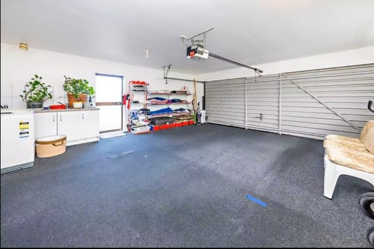 Photo of property in 2/69 Victoria Road, Papatoetoe, Auckland, 2025