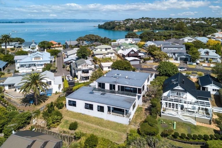 Photo of property in 2/1 Richmond Avenue, Northcote Point, Auckland, 0627