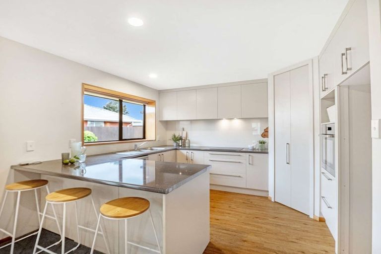 Photo of property in 10 Innisfree Place, Northwood, Christchurch, 8051