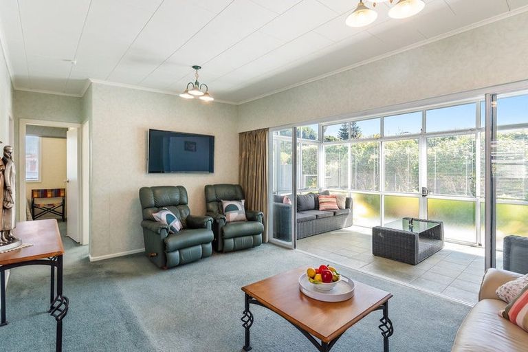 Photo of property in 5 Eruini Street, Waikanae Beach, Waikanae, 5036