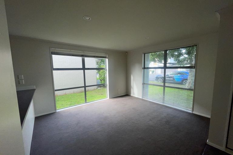 Photo of property in 25 Figaro Crescent, Takanini, 2112