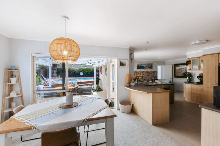 Photo of property in 587 Grenada Street, Papamoa Beach, Papamoa, 3118