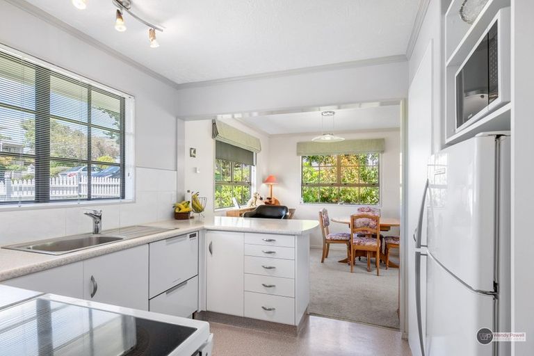 Photo of property in 3a Panorama Grove, Harbour View, Lower Hutt, 5010