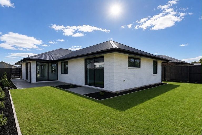 Photo of property in 30 Grey View Grove, Rangiora, 7400