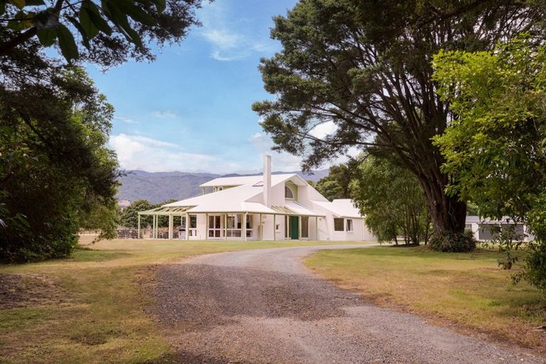 Photo of property in 327 Otaki Gorge Road, Hautere, Otaki, 5582