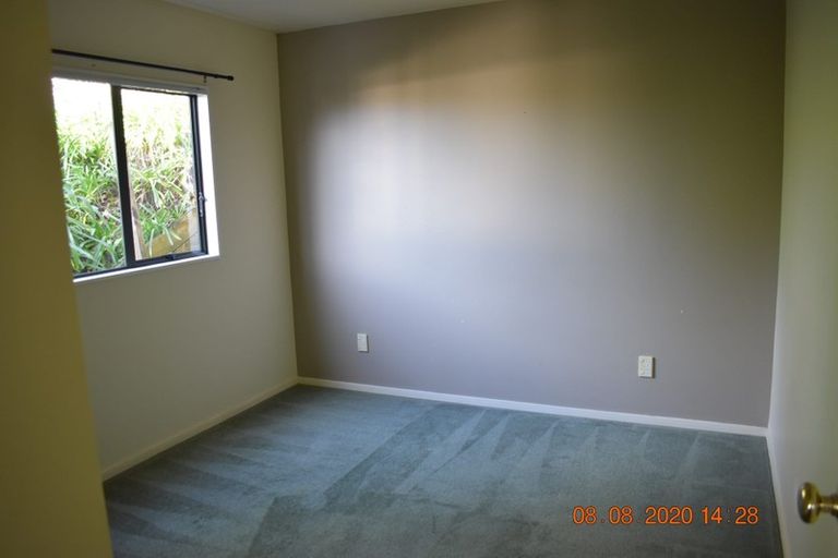 Photo of property in 31c Greenvalley Rise, Glenfield, Auckland, 0629