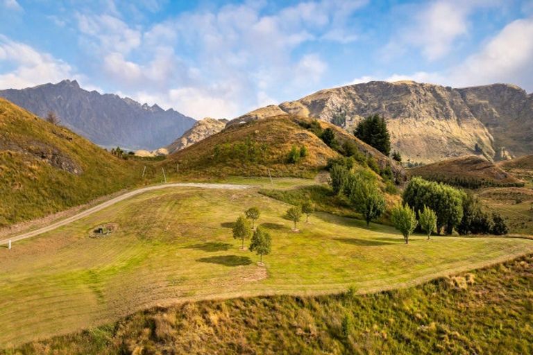 Photo of property in 80 Toka Road, Dalefield, Queenstown, 9371