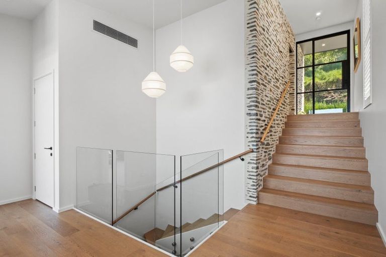 Photo of property in 92 Hensman Road, Queenstown, 9300