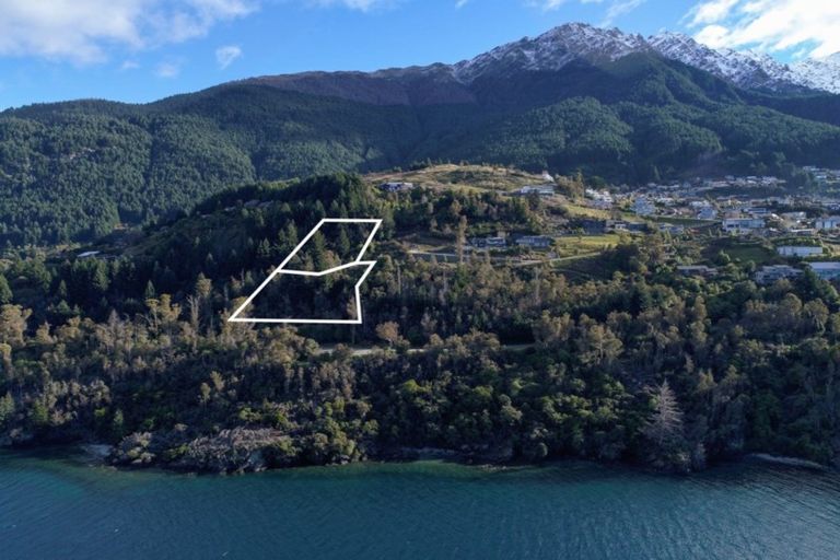 Photo of property in 11 Crystal Lane, Fernhill, Queenstown, 9300