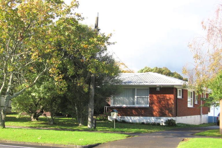 Photo of property in 92 Botany Road, Botany Downs, Auckland, 2010