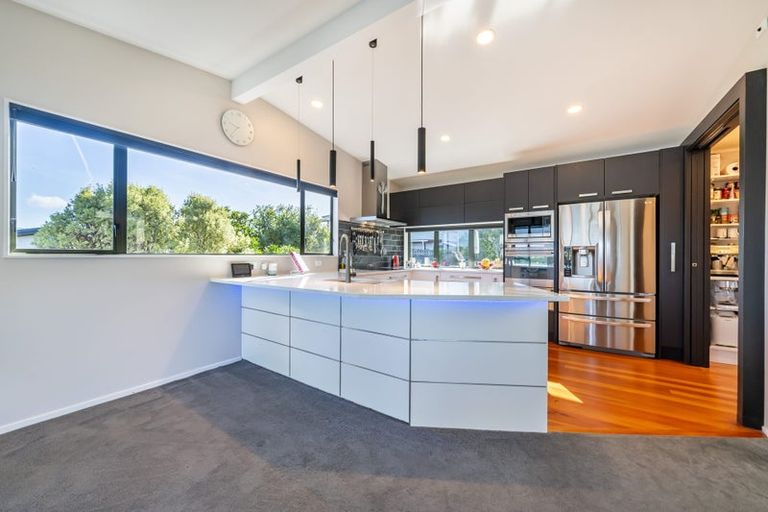 Photo of property in 14 Spinnaker Drive, Whitby, Porirua, 5024