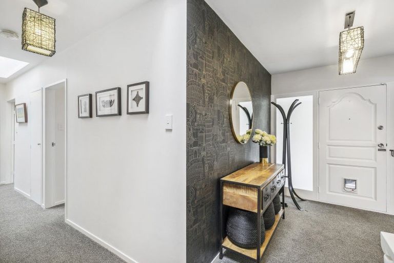 Photo of property in 22 Lucknow Terrace, Khandallah, Wellington, 6035