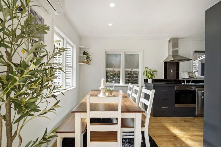 Photo of property in 19 Lanigan Street, Birkdale, Auckland, 0626