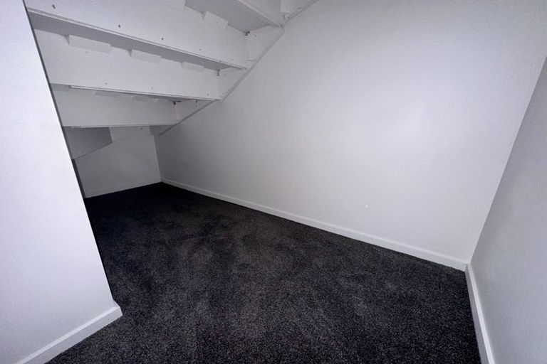 Photo of property in 6a Jern Place, Eastern Beach, Auckland, 2012