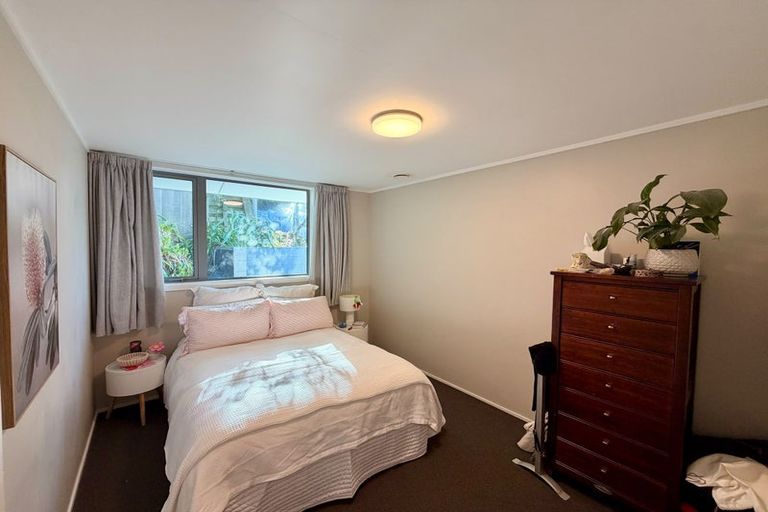 Photo of property in 77 View Road, Houghton Bay, Wellington, 6023