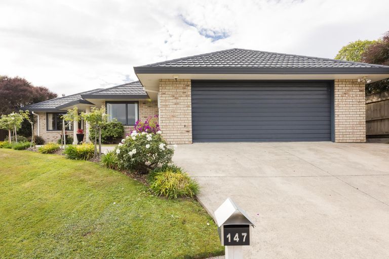 Photo of property in 147 Pacific Drive, Fitzherbert, Palmerston North, 4410