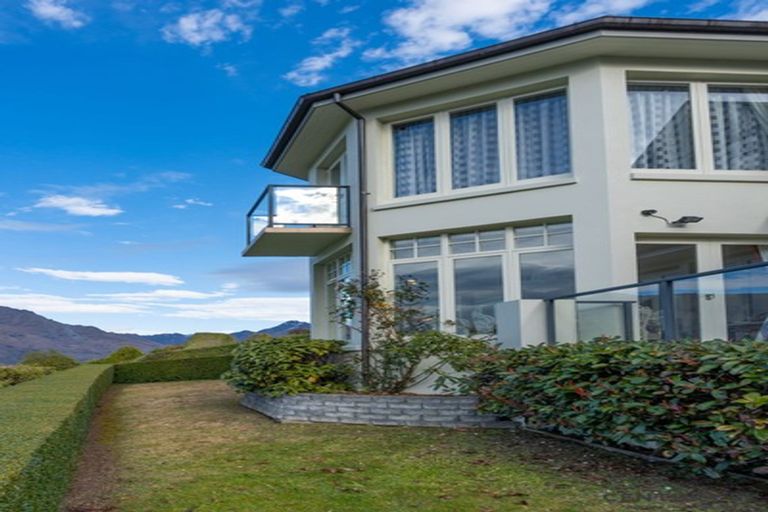 Photo of property in 4 Vanguard Lane, Fernhill, Queenstown, 9300