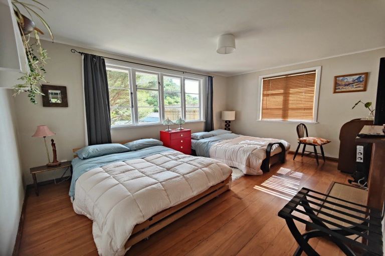 Photo of property in 17 Boyd Grove, Naenae, Lower Hutt, 5011