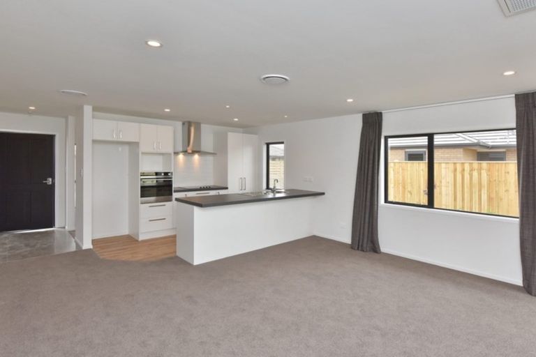 Photo of property in 20 Foxbridge Lane, Conifer Grove, Takanini, 2112